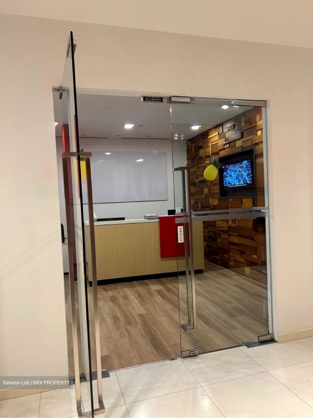 Zhongshan Mall (D12), Office #596365021